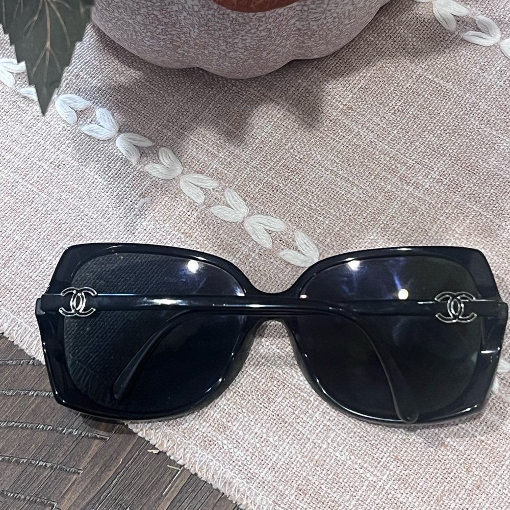 Chanel Chic Black Sunglasses